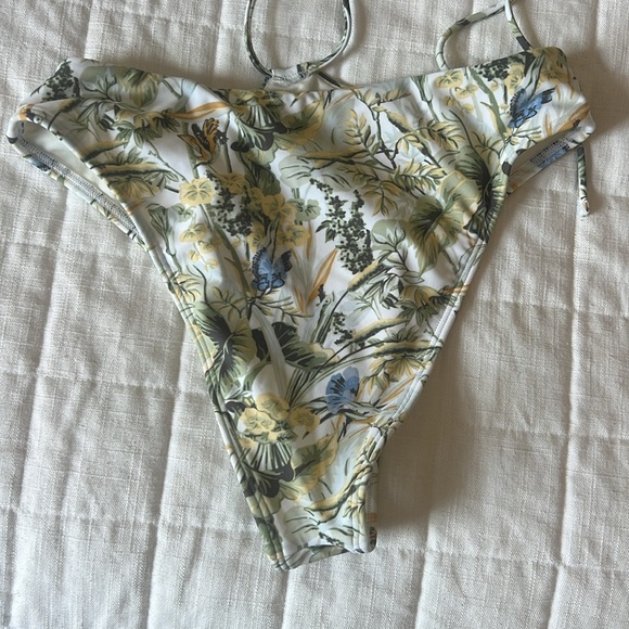 Abercrombie swim bottoms - Picture 3 of 3